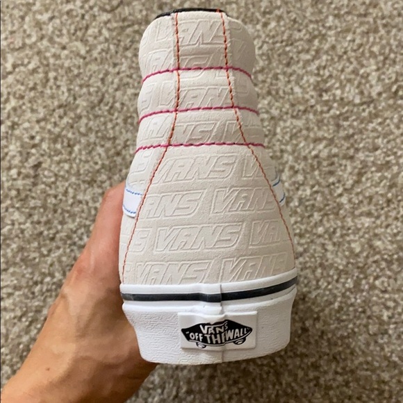 Vans - Picture 3 of 4